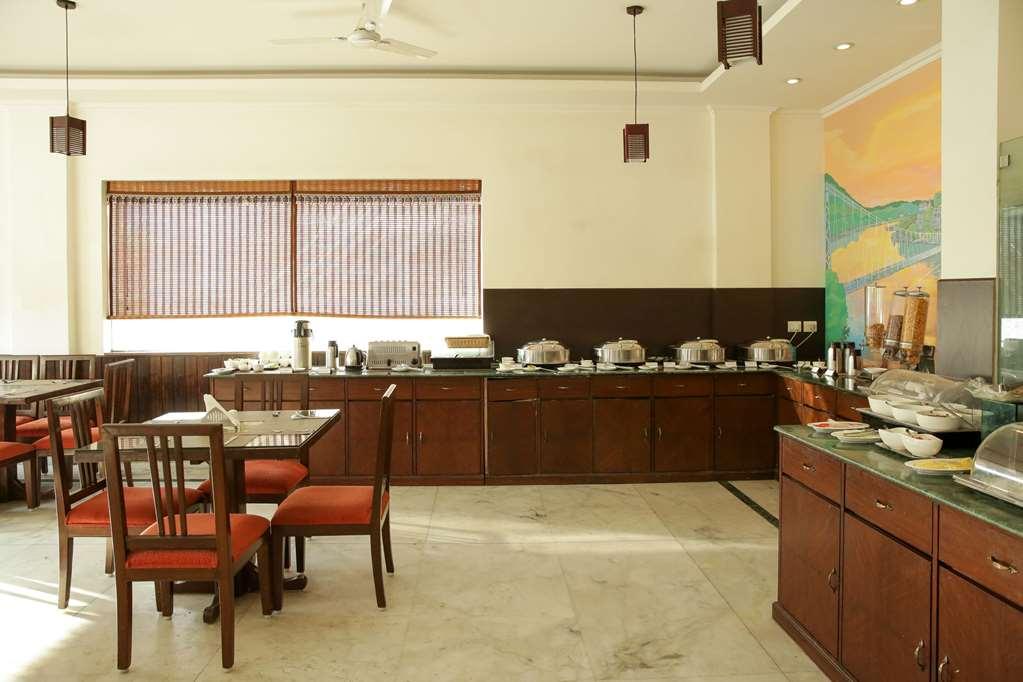 德瓦度假屋凯富酒店 Rishīkesh 餐厅 照片